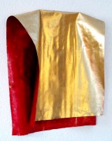 o.T., PVC, Bleichgold, Acryl, gefaltet, 52 x 47 x 3 cm
